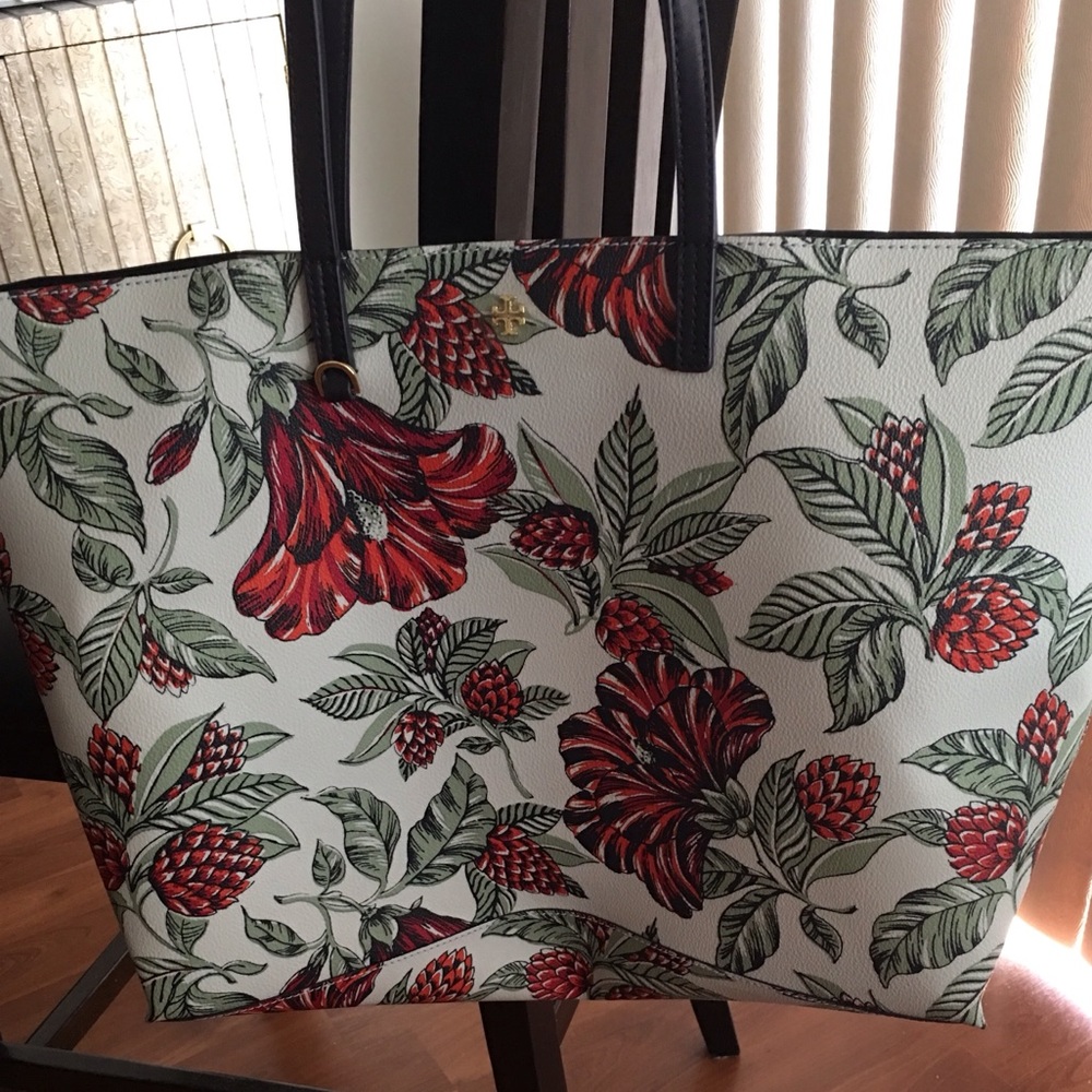 REDUCED & BRAND NEW‼️Tory Burch Green Acres Tote!